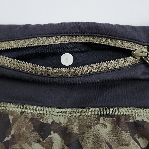Lululemon Run Speed Short Mystic Jungle Fatigue Camo Green Black Stretch Size 6 - Picture 12 of 16
